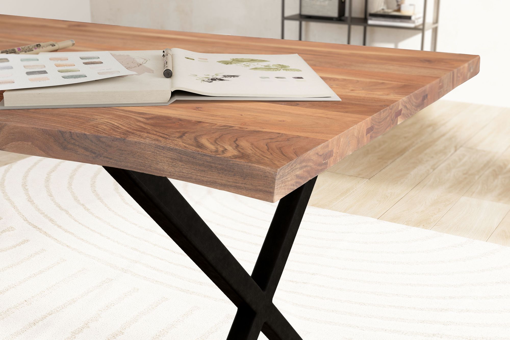 Escritorio 120x60x76 cm mesa de computadora de madera maciza de acacia / metal con borde de árbol, mesa de oficina para el hogar, mesa de oficina sólida con patas en x en negro, mesa de madera, mesa para computadora portátil, estud