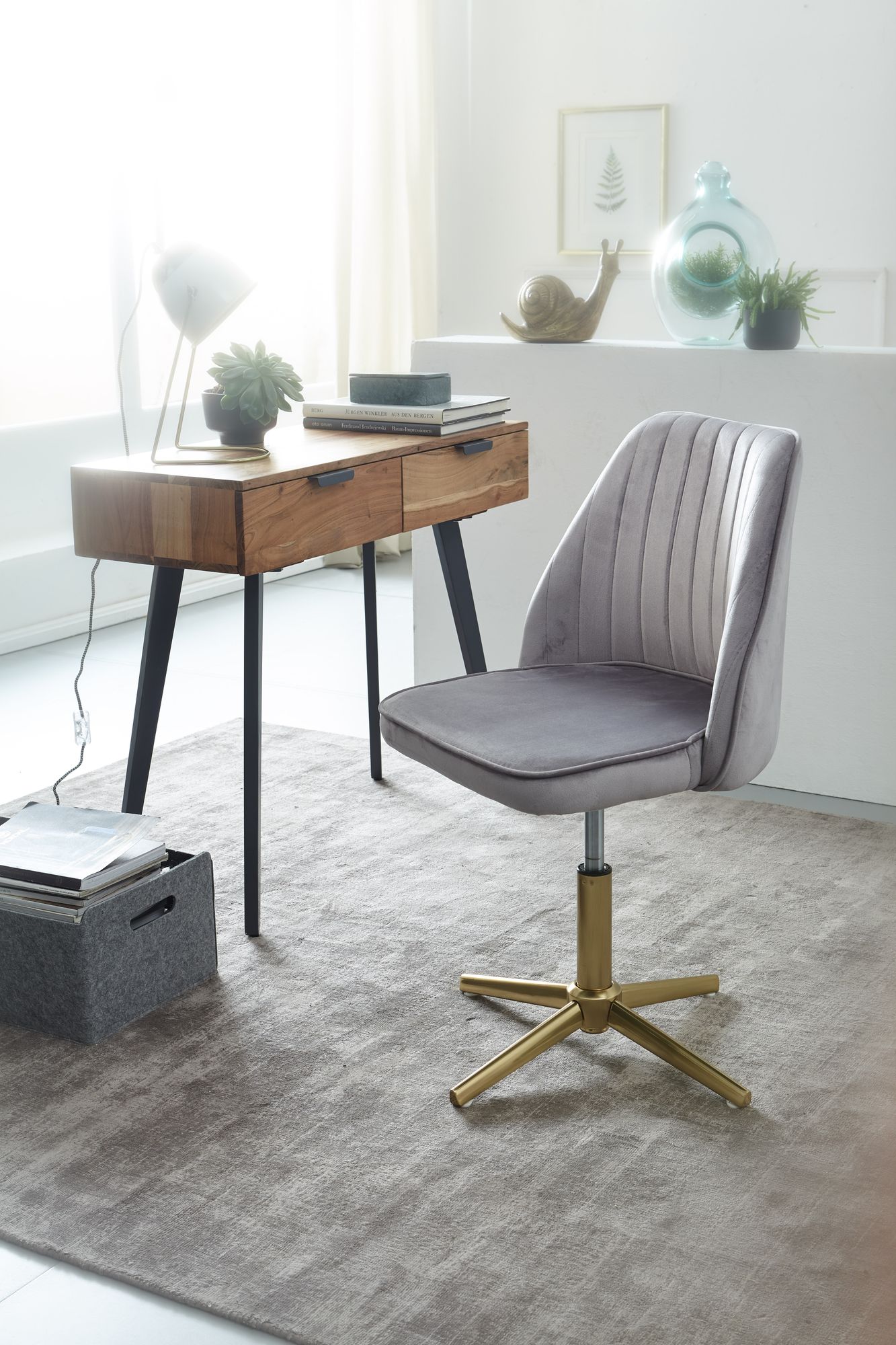 Silla de escritorio silla giratoria de diseño de terciopelo gris con respaldo