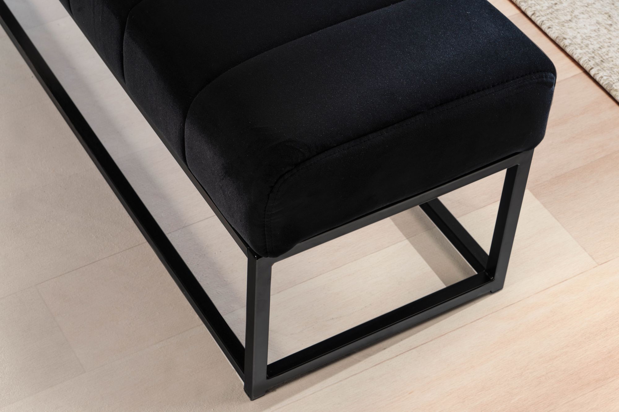 Banco de terciopelo de pasillo negro tapizado con estructura de metal 108x40x40 cm, banco para dormitorio acolchado de armario moderno