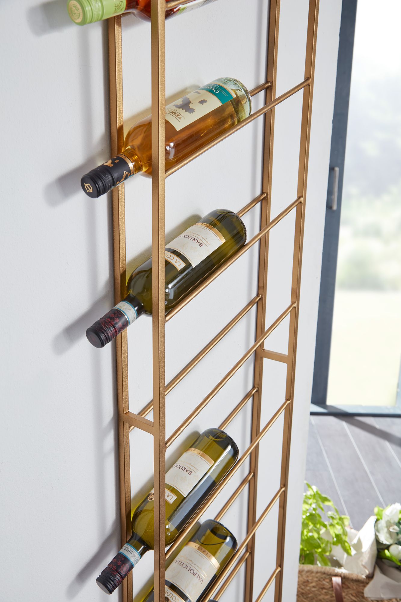 Botellero de pared metal oro 36x150x8 cm grande para 8 botellas