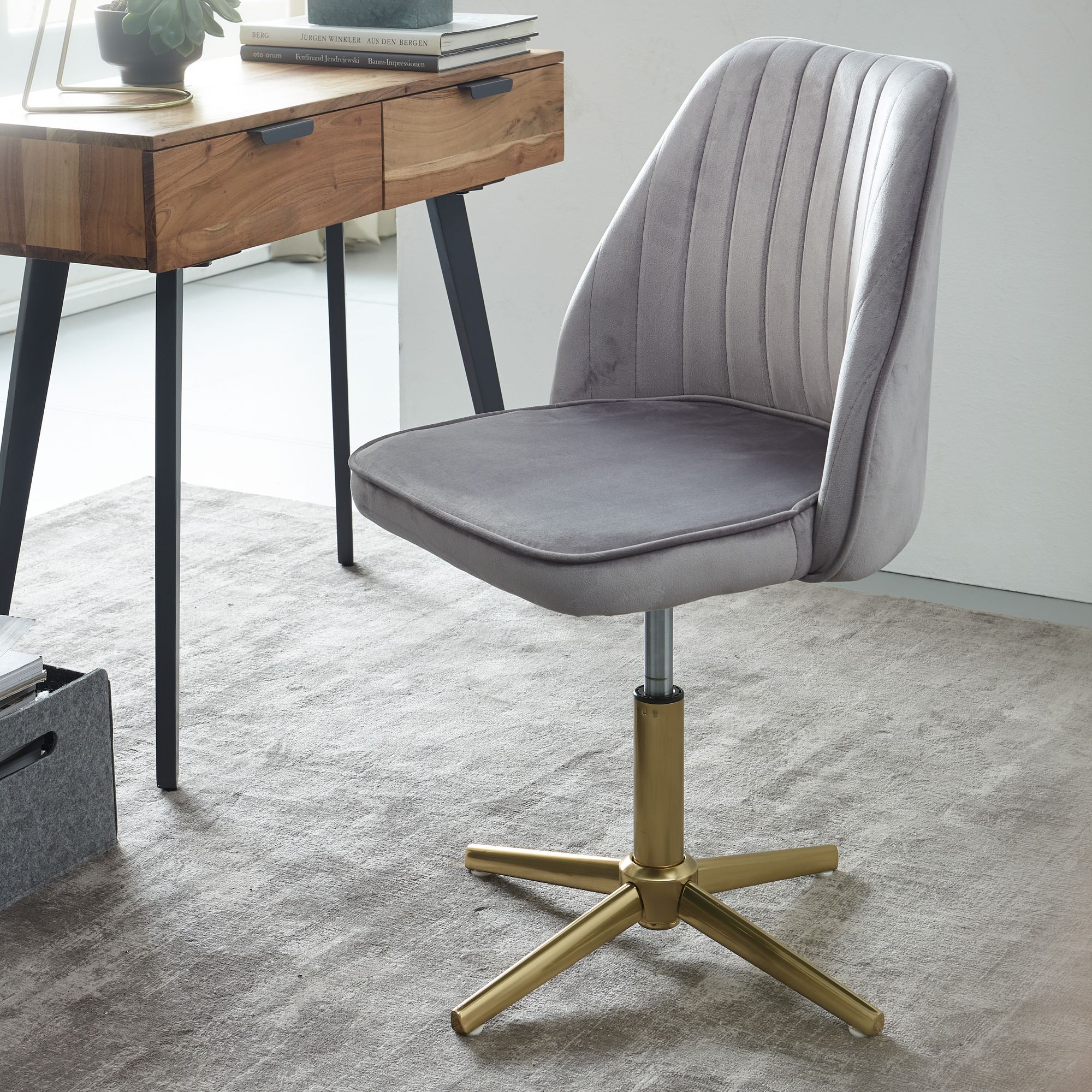 Silla de escritorio silla giratoria de diseño de terciopelo gris con respaldo