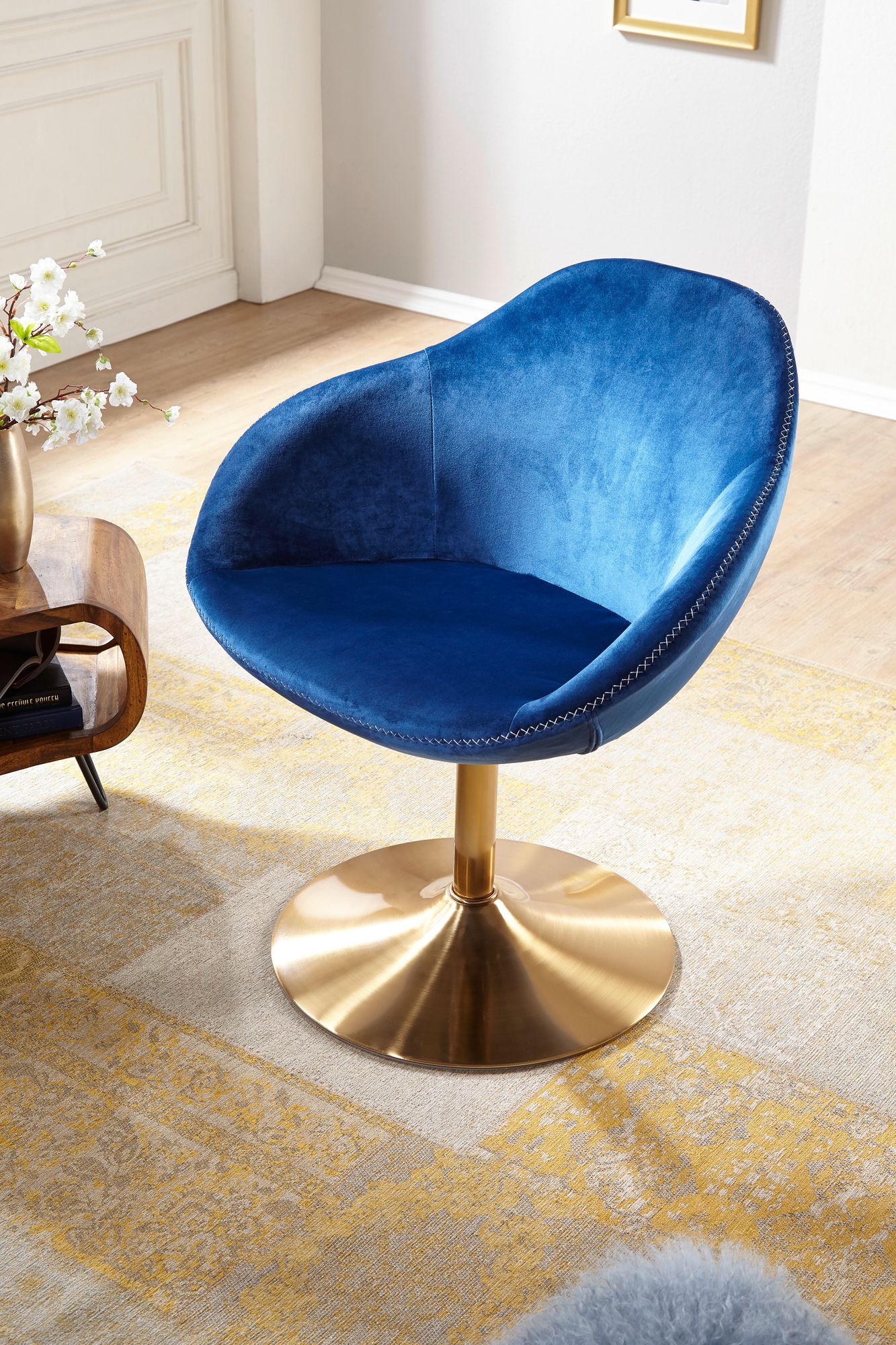 Sillón giratorio sarin de terciopelo azul / dorado, diseño 70x79x70 cm